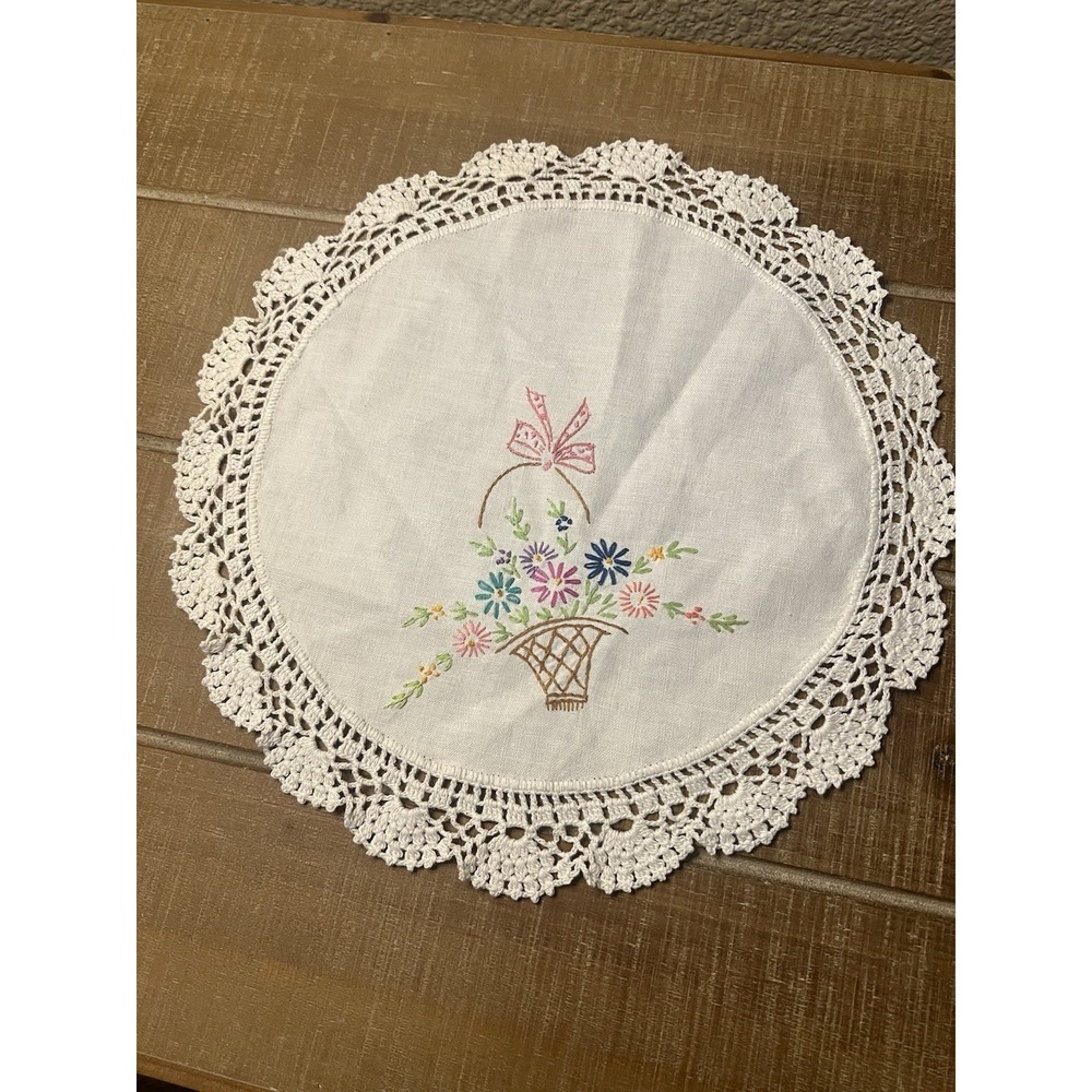 Round White Linen Doily Embroidered Floral Basket w/ Crocheted‎ Lace Edge